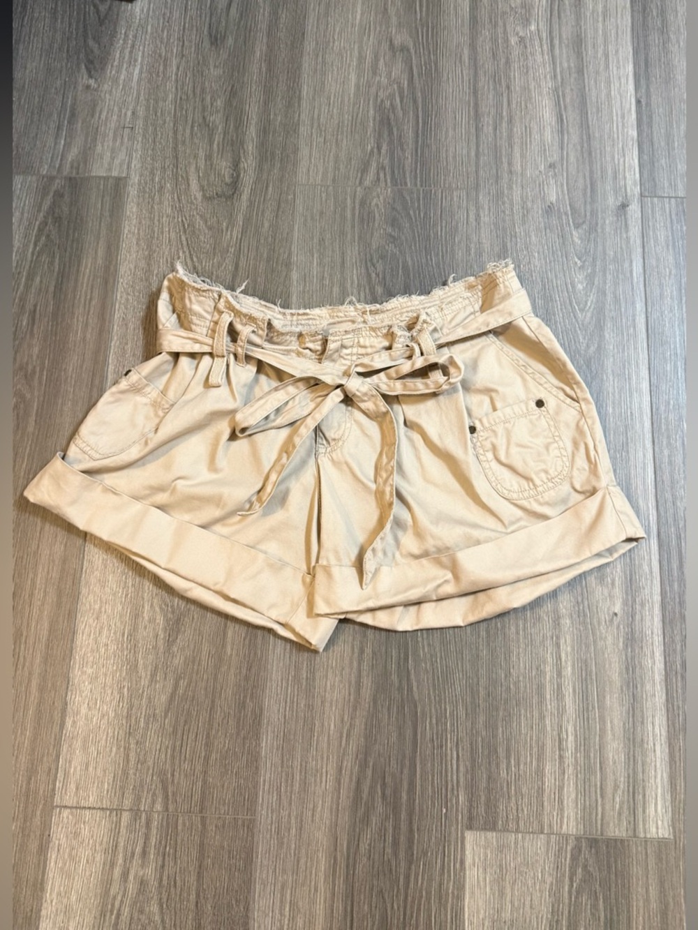 Patrick Robinson for Target Belted Khaki Shorts Size 9 Y2K 2007 Collaboration